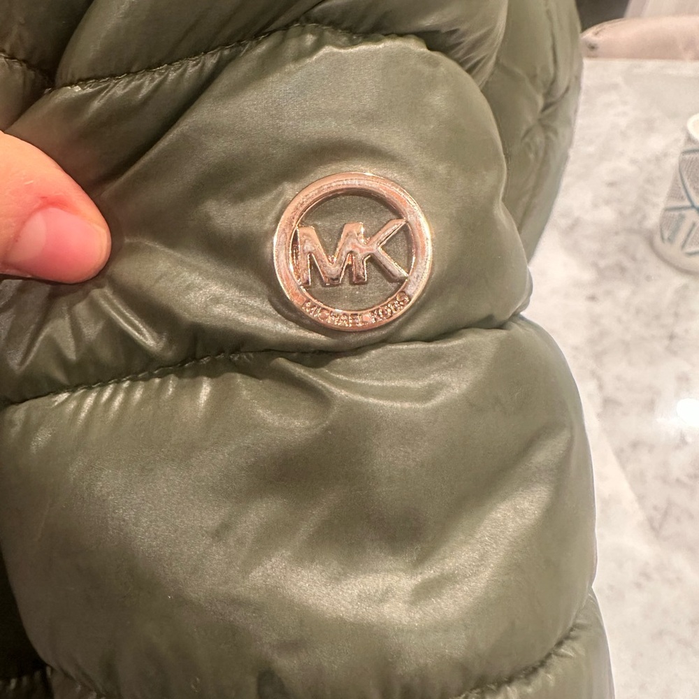 Michael Kors Toddler Girl 4T Hooded Puffer Jacket with Pink Lining - Picture 5 of 5